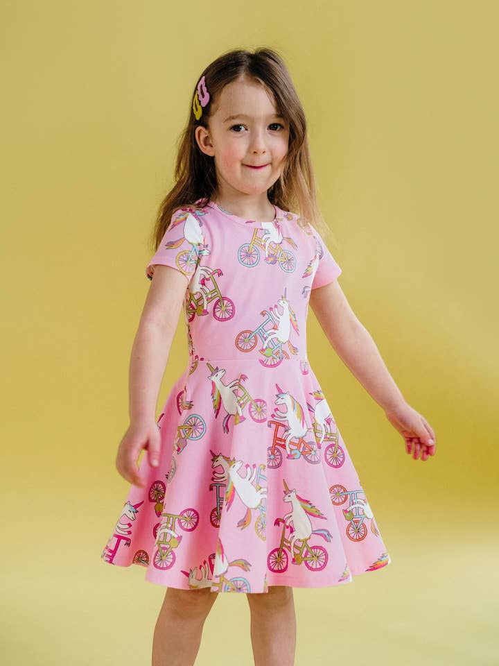 VESTIDO JUSTO DE MANGA CURTA COM UNICÓRNIOS E BICICLETAS por atacado de Rock Your Baby