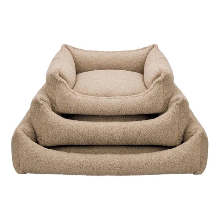 Le lit pour chien TEDDY est douillet et écologique, fabriqué à partir de PET recyclé - trois tailles. pour la vente par BennyBurton (Walk-Buddy Hundezubehör)