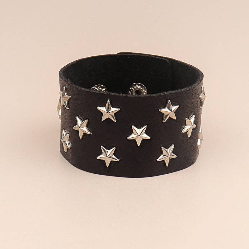 Noir Bracelet en cuir PU gothique punk pour femmes avec pentagramme et rivets en vente sur Faire1