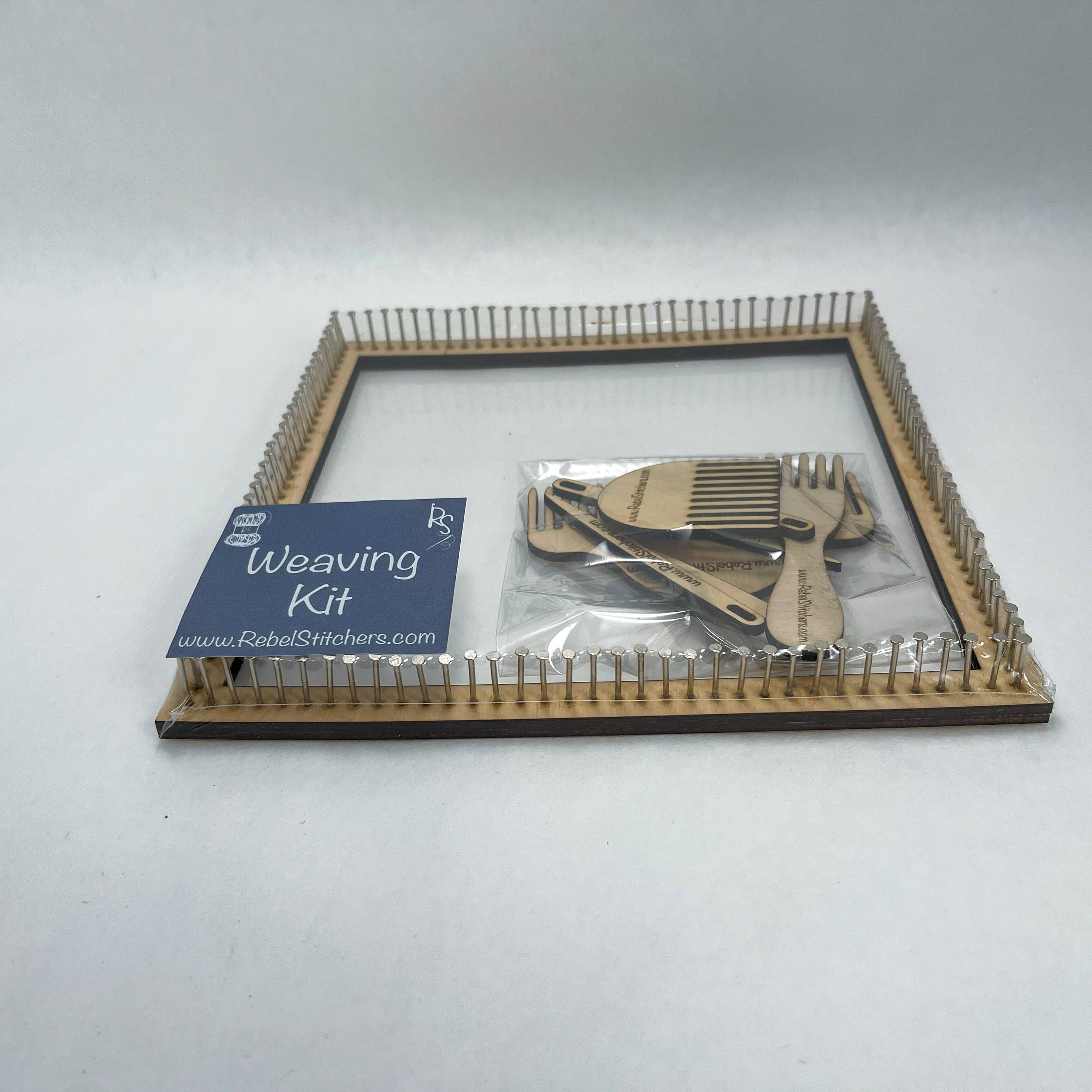 Art by Erica H & Rebel Stitchers - Vendita all'ingrosso Kit per lavoretti fai da te - Kit piccolo telaio quadrato artigianale portatile3