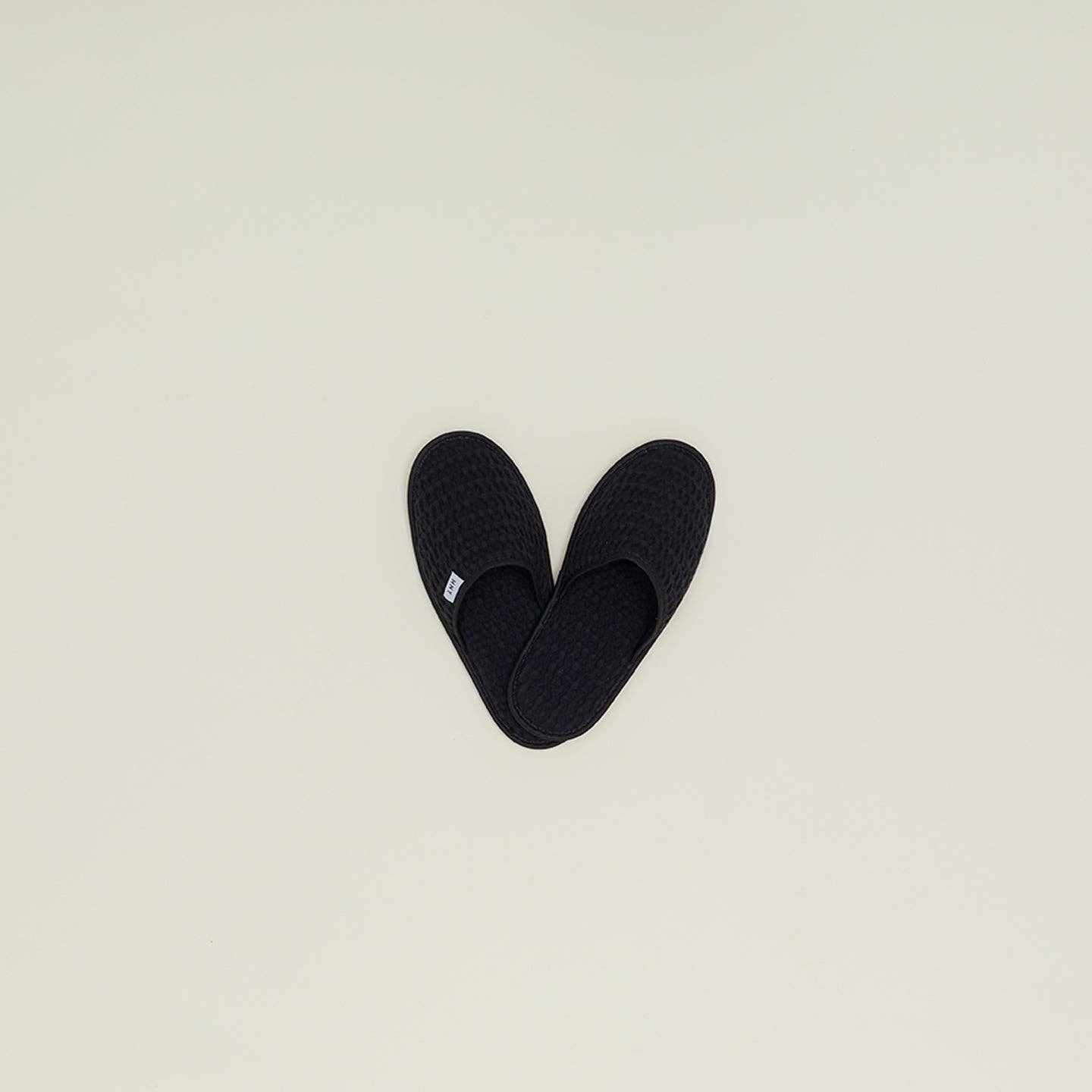 Hawkins New York - Wholesale Slippers - Unisex - SIMPLE WAFFLE SLIPPERS - BLACK1