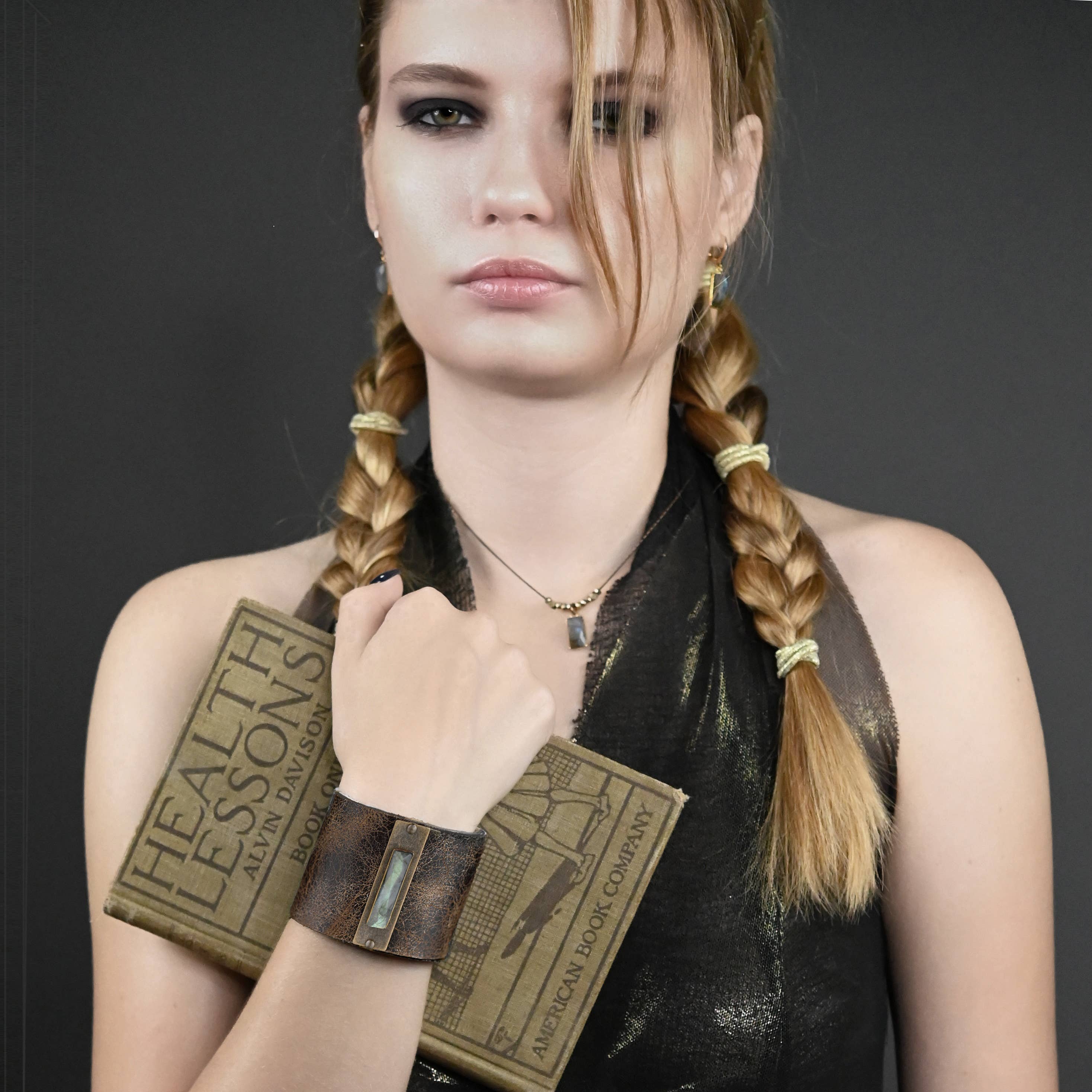 KBD Studio - Venta al por mayor Pulseras tipo brazalete - Brazalete de cuero de 5 cm con piedra semipreciosa (marrón envejecido)1