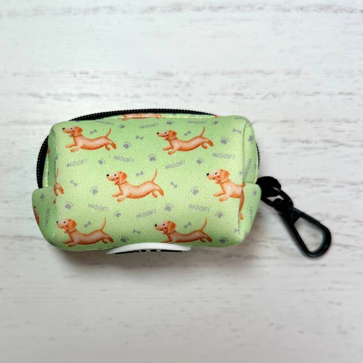 Porte-sac à crottes Doxie's On The Go pour la vente par Petals & Pooch