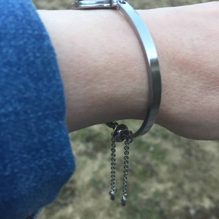 Be Inspired UP - Wholesale Charm/Dangle Bracelet - Finnish Flag "Sisu" Bracelet4