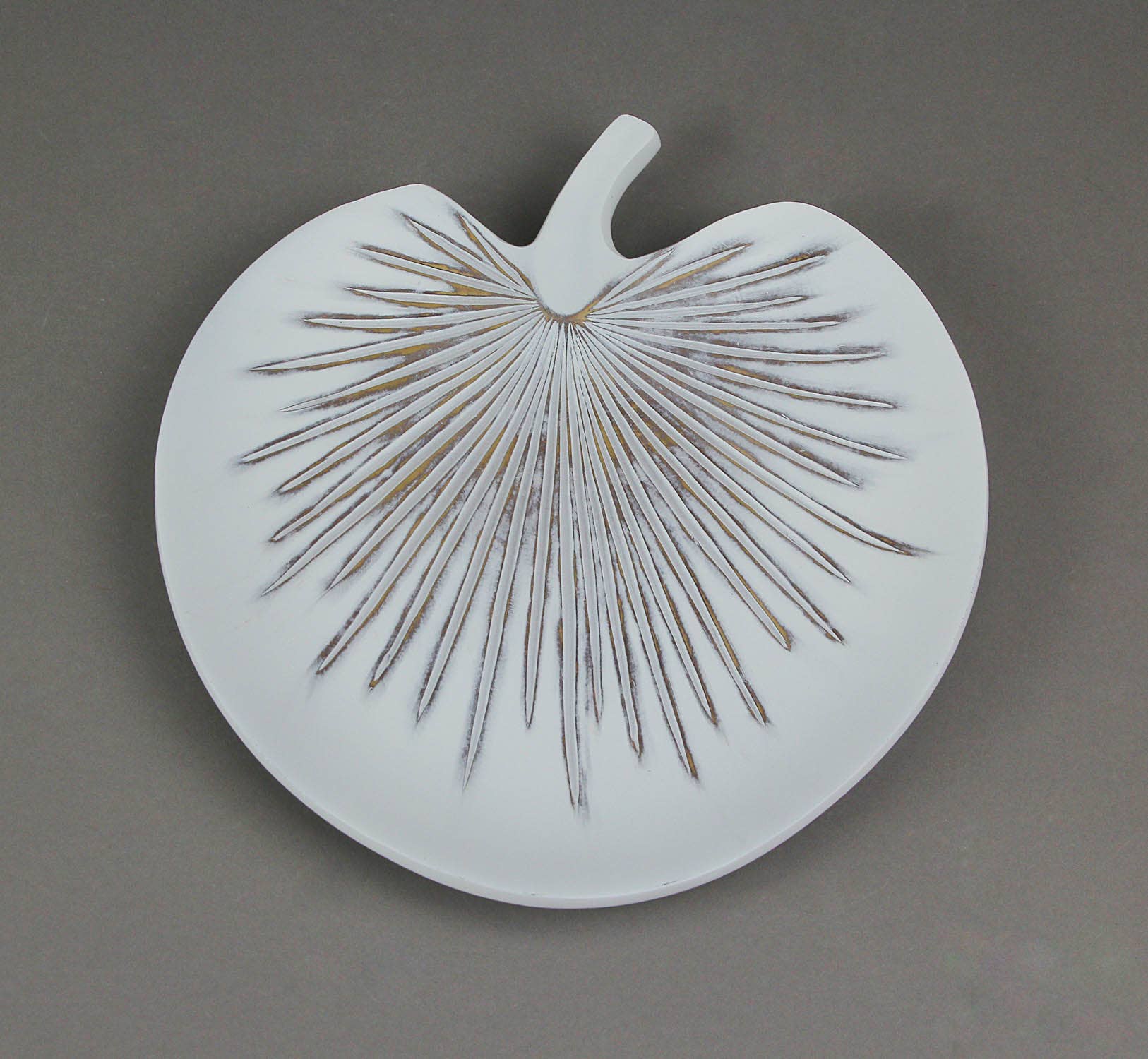 Things2Die4 – wholesale Decorative plate/dish/bowl – Antiqued White Tropical Fan Palm Leaf Decorative Ceramic Plate2