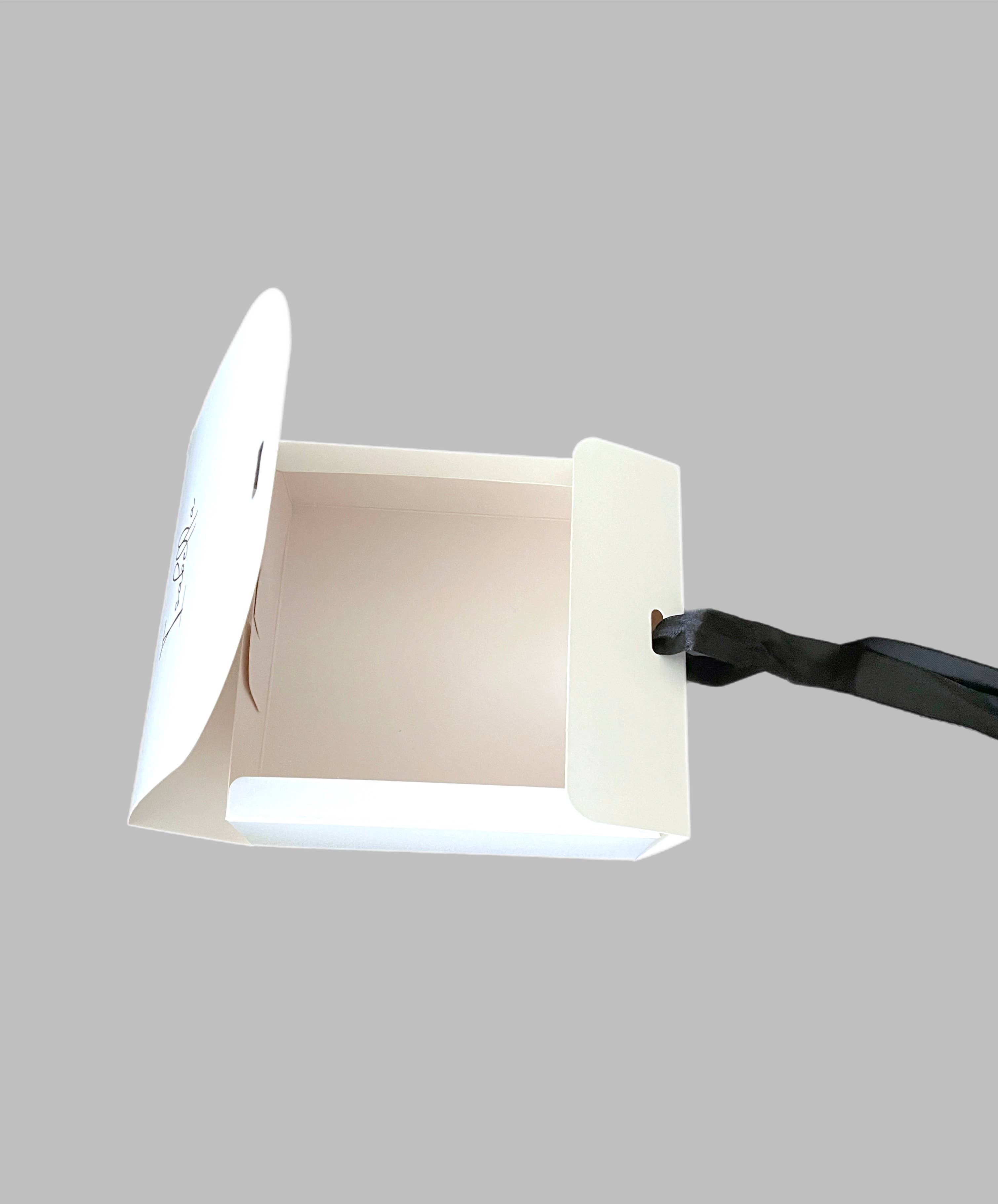 ANYGIFTGOODPACKINGBOX – Großhandel Tüte/Box für Partygeschenke – Weißes individuelles Geschenkbox-Set mit Schleife – perfekt für Gastgeschenke5