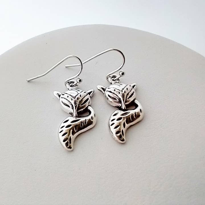 Piccadilly Pendants - Venta al por mayor Pendientes colgantes - Pendientes de zorro de plata, joyas Woodland, pendientes de naturaleza