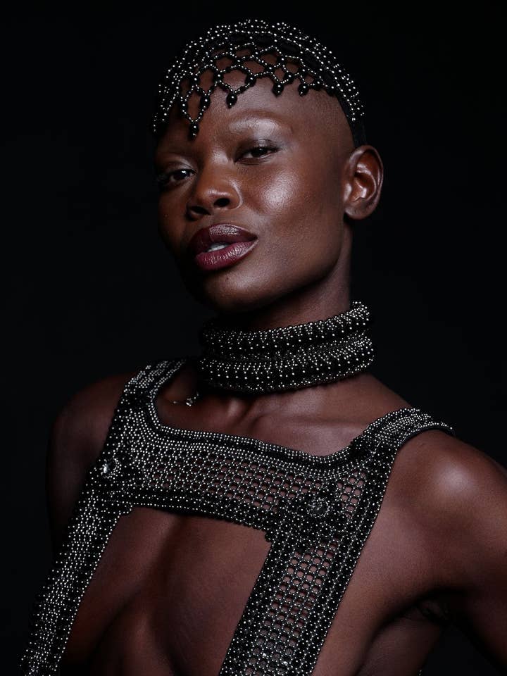 HELIOS Gargantilla Siamesa 3D en Negro Azabache para venta al por mayor de OBJECT & DAWN