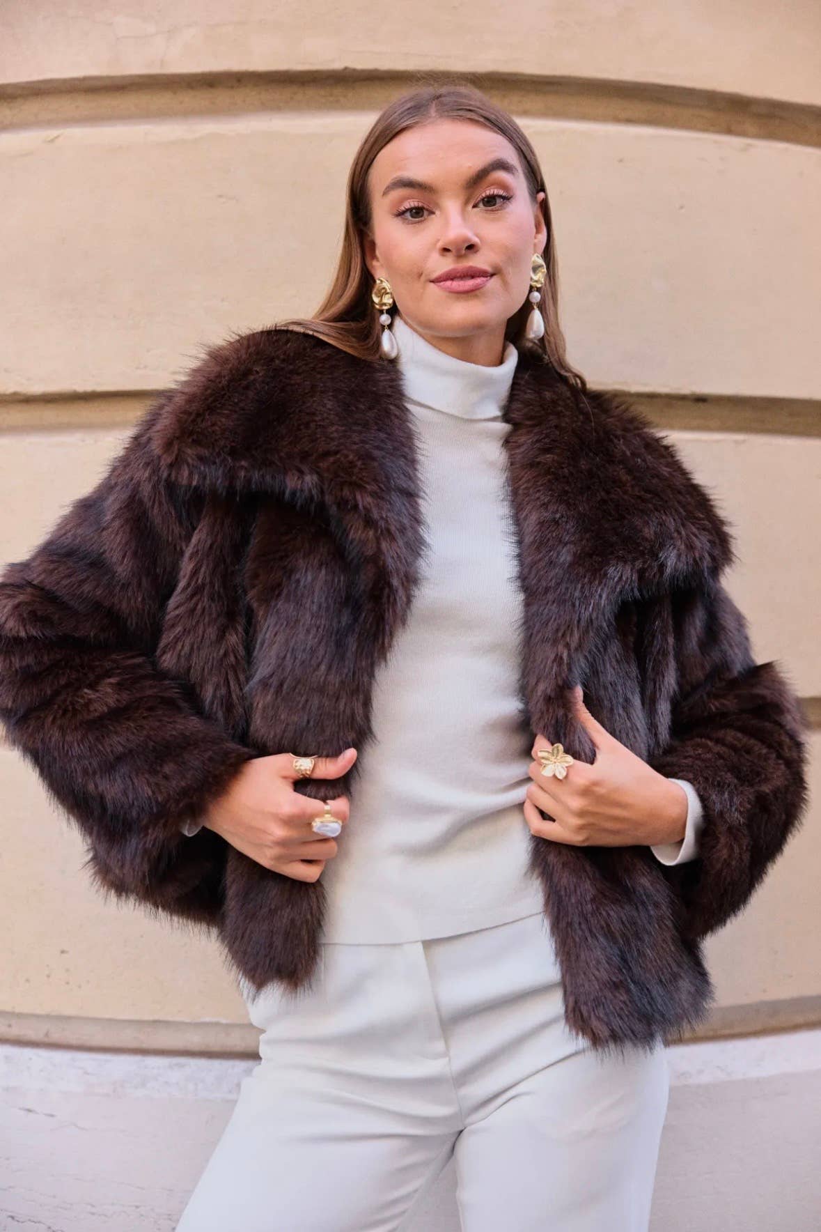 Frime - Wholesale Fur/Faux Fur Coat - Women's - Short faux fur puffer jacket - 88113