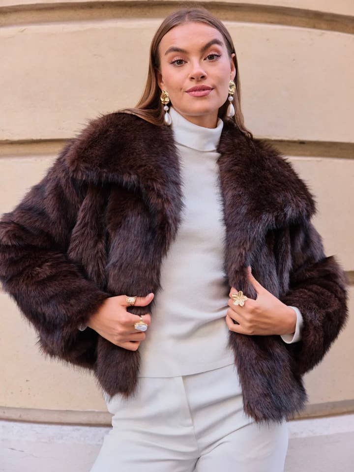 Frime - Wholesale Fur/Faux Fur Coat - Women's - Short faux fur puffer jacket - 88113