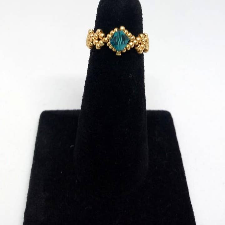 Dainty Beaded Ring for engroshandel hos Amy's Handmade Gifts