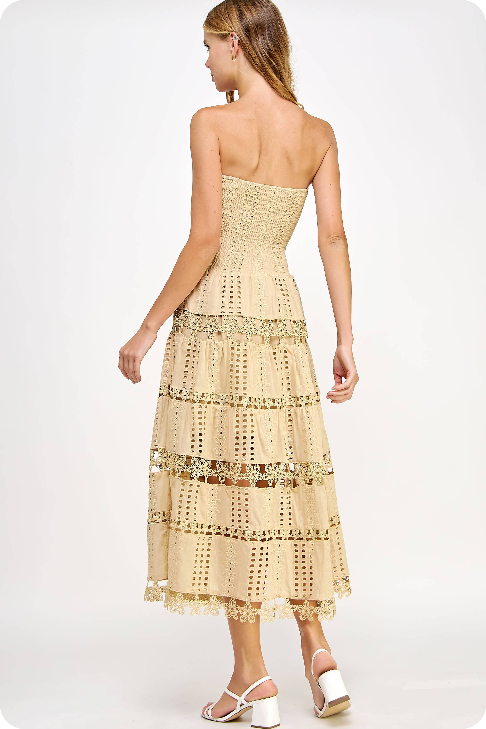 Strut & Bolt - Wholesale Jurk - Dames - Kanten kokerjurk met oogjes96