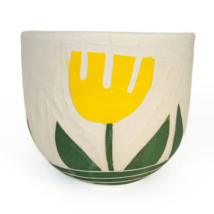 Jardinière sculptée jaune de 5 pouces pour la vente par NIKO FAR WEST