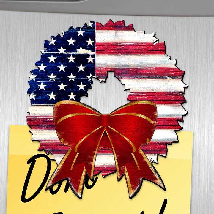 Aimants en forme de couronne | Finition bois écologique pour la vente par Designocracy