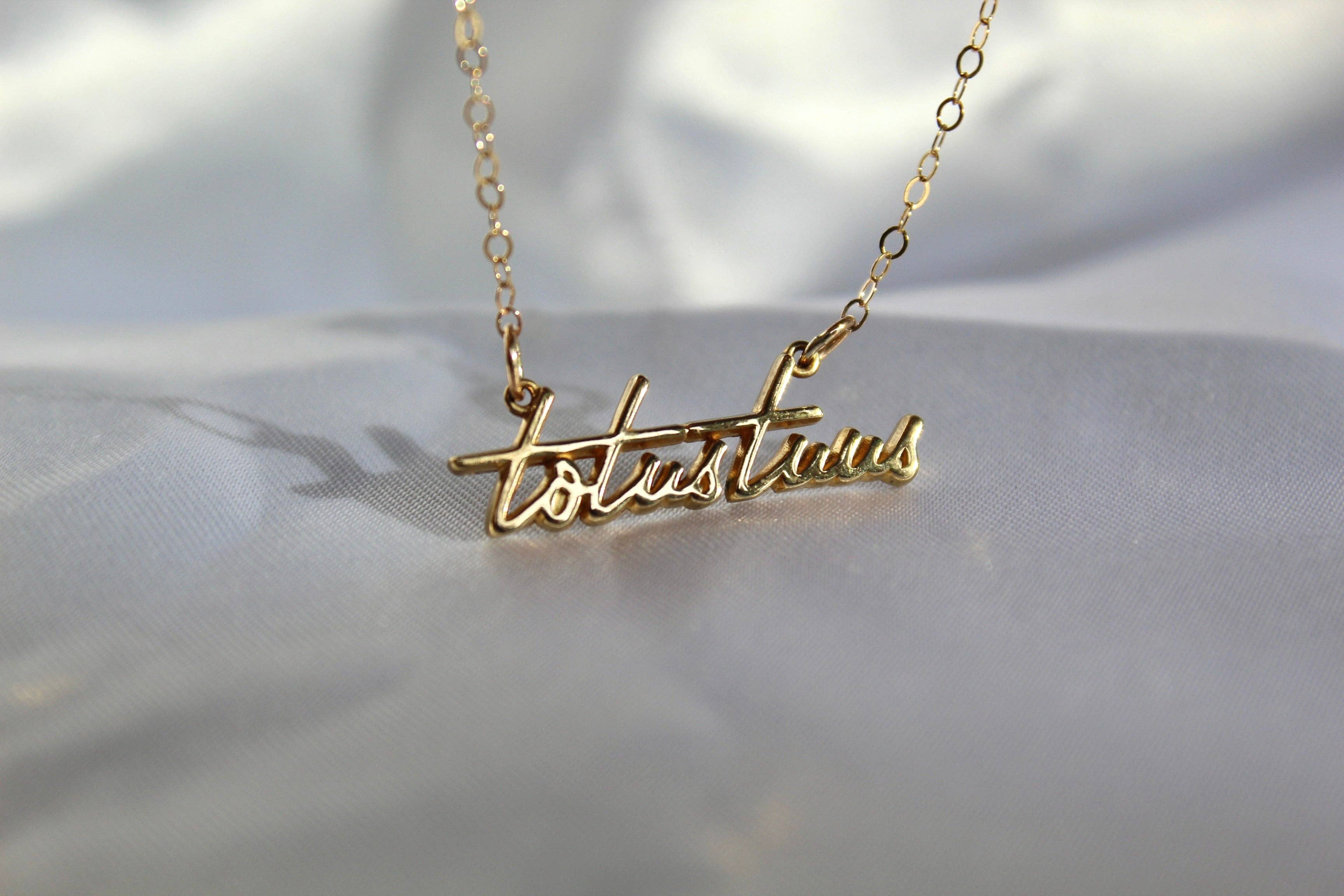 Naomi's Happy Place Shop - Wholesale Halskettinghanger - Totus Tuus1