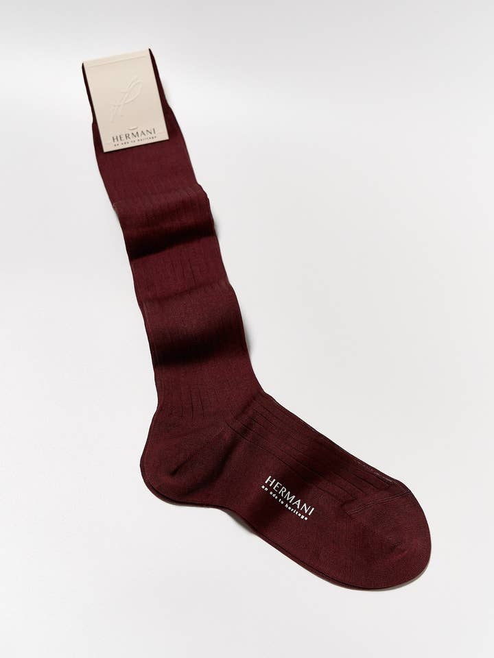 Donna Filo di Scozia Knee-High - Bordeaux pour la vente par Hermani Heritage