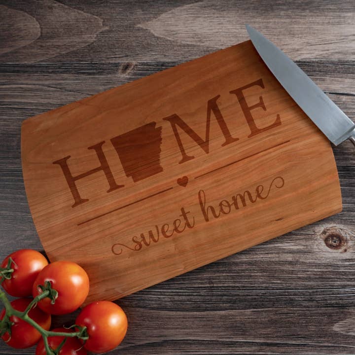 Planche à découper Arkansas Home State Home Cherry 16 x 10,5 pour la vente par Blue Ridge Mountain Gifts