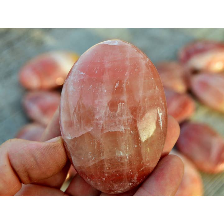 Rozenkwarts palmsteen (6-10 stuks) - 1 kg partij (50 mm - 75 mm) voor wholesale door Kaia & Crystals