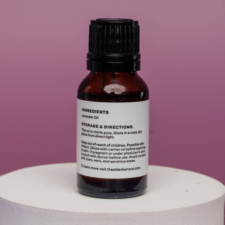 Olio essenziale di lavanda per la vendita all'ingrosso da parte di The Elderberry Co