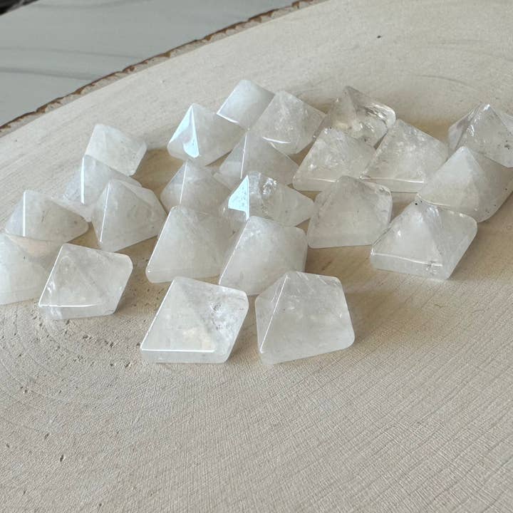 Pebble House - Wholesale Spiritual Stone/Crystal - Clear Quartz Mini Pyramid (Crystals & Stones)