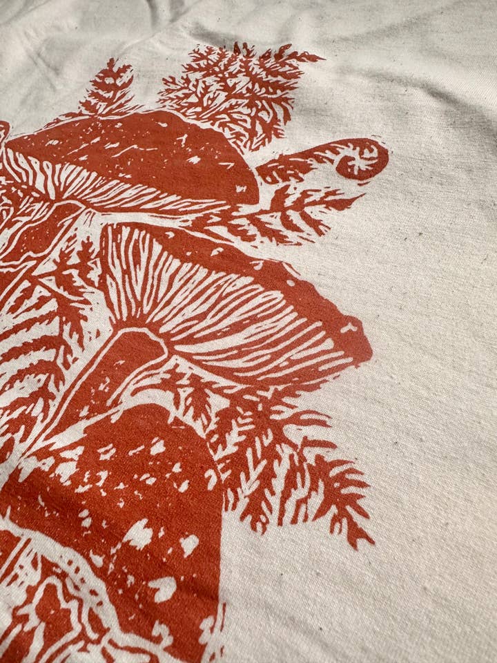 LDMDesign – wholesale Screen printed t-shirt – unisex – Unisex Eco friendly Fairtrade & Organic Mushroom T-shirt8