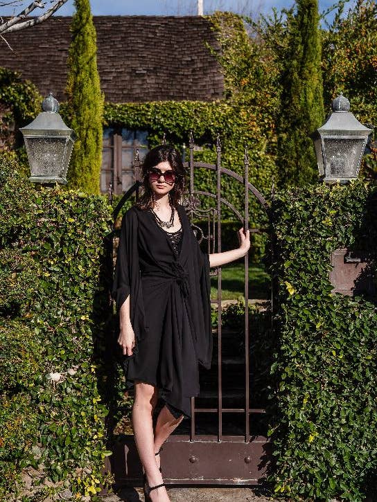 Jennafer Grace – wholesale Dress – Women's – Black Solid Kimono Duster Wrapdress