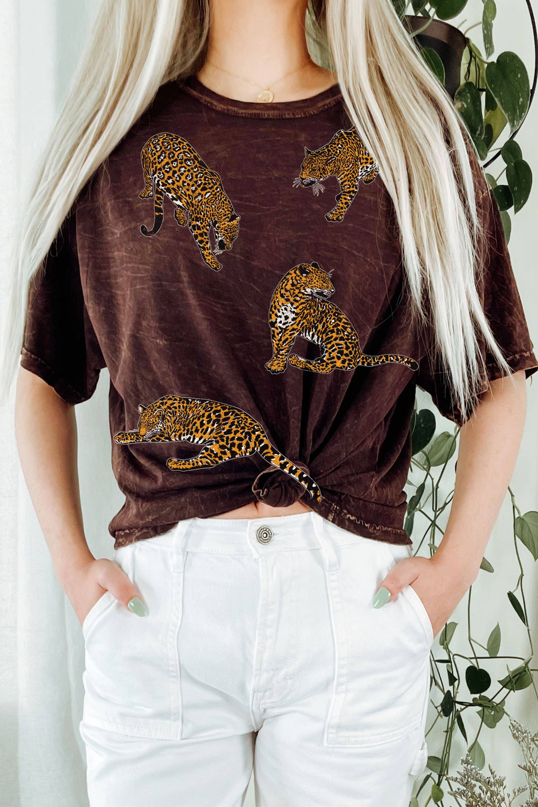 Rustee Clothing - Vente T-shirt sérigraphié – femme - HAUT COURT LONG À MOTIF MINÉRAL LÉOPARDS1