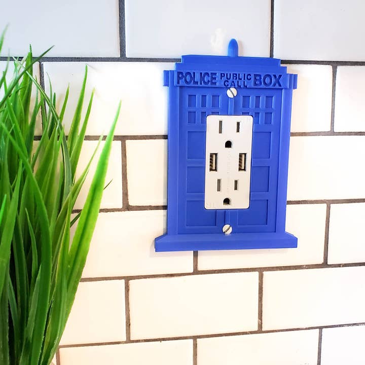 Clever Contraptions - Wholesale Light Switch Cover/Plate - Light Switch / Electrical Outlet Cover | Tardis Police Box Telephone Booth2