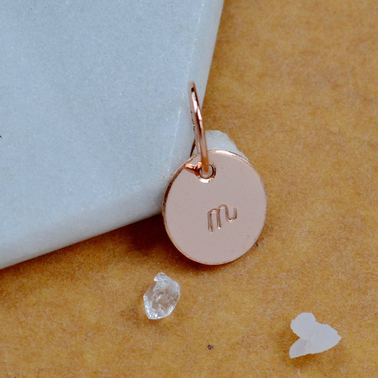 Foamy Wader - Venta al por mayor Abalorios/colgantes individuales - Set de abalorios con letra cursiva en minúscula, con letra cursiva, triple metal45