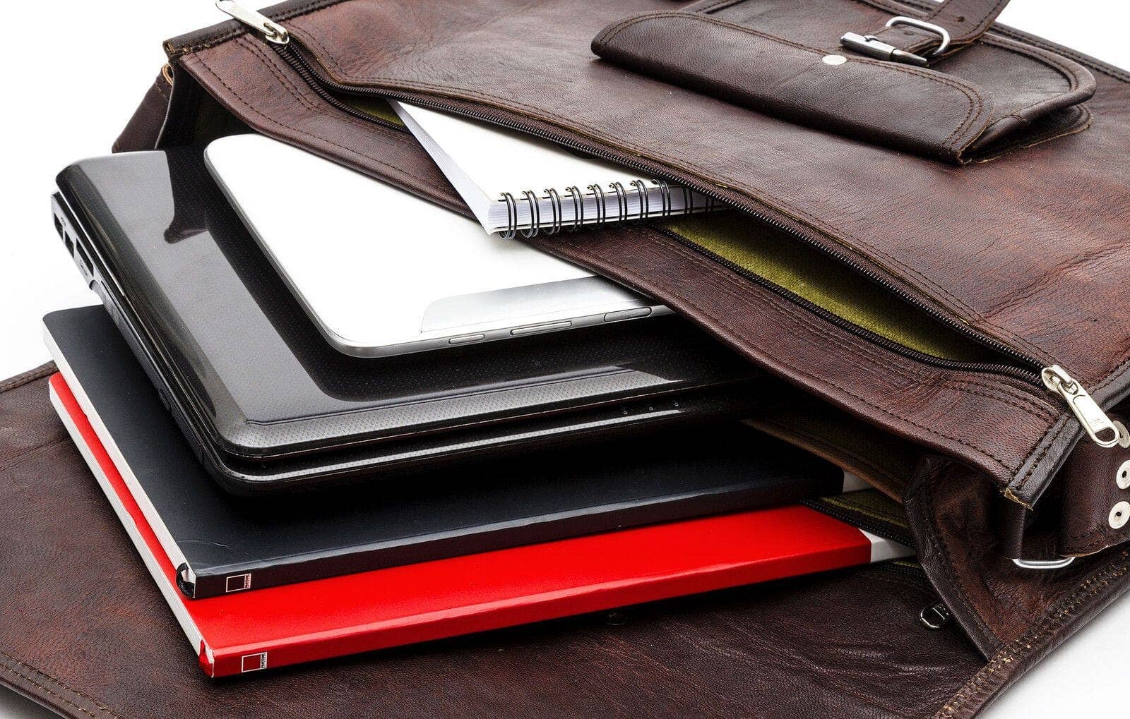 Classy Leather Bags – wholesale Messenger bag – Men's – The Rugged Messenger4