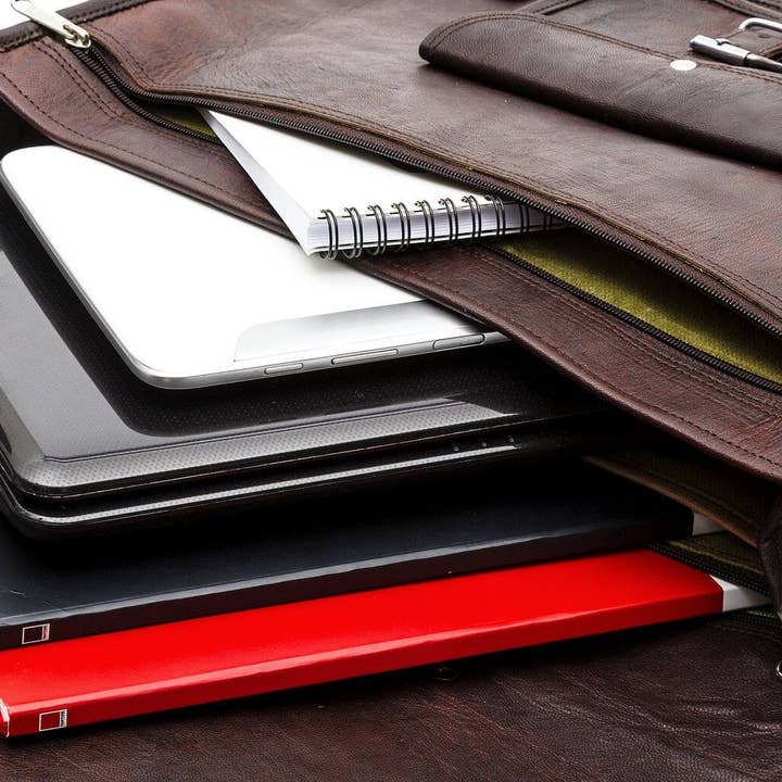 Classy Leather Bags – wholesale Messenger bag – Men's – The Rugged Messenger4