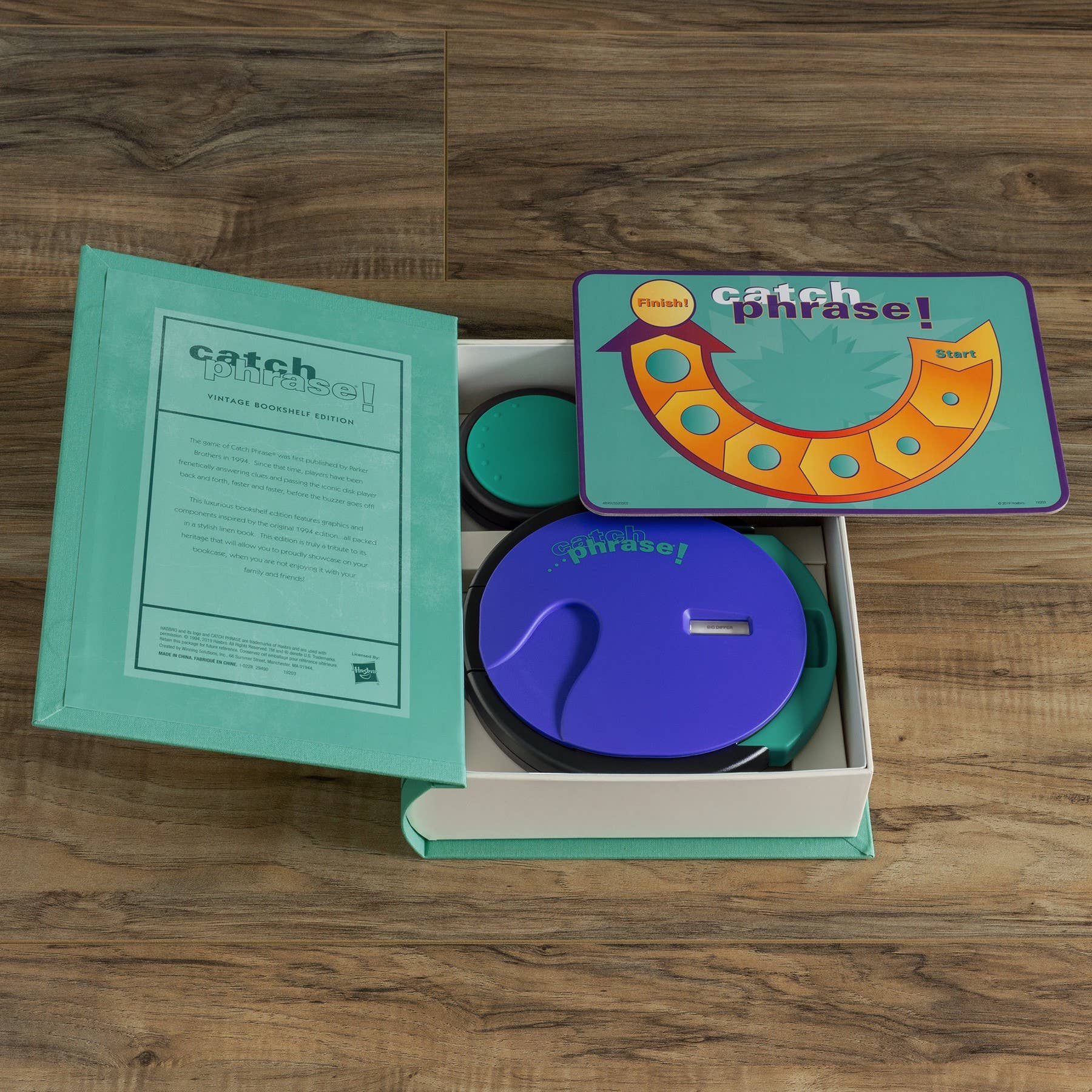 WS Game Company - Wholesale Board Game - Catch Phrase Vintage Bookshelf Edition3