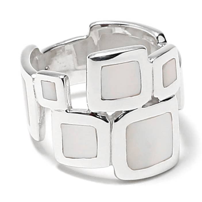 Grafischer Ring BETTY aus Perlmutt und Silber für den Großhandel von Siane