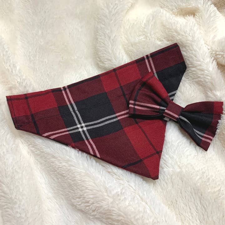 Set bandana e fiocco Merry per la vendita all'ingrosso da parte di Pink N Paw