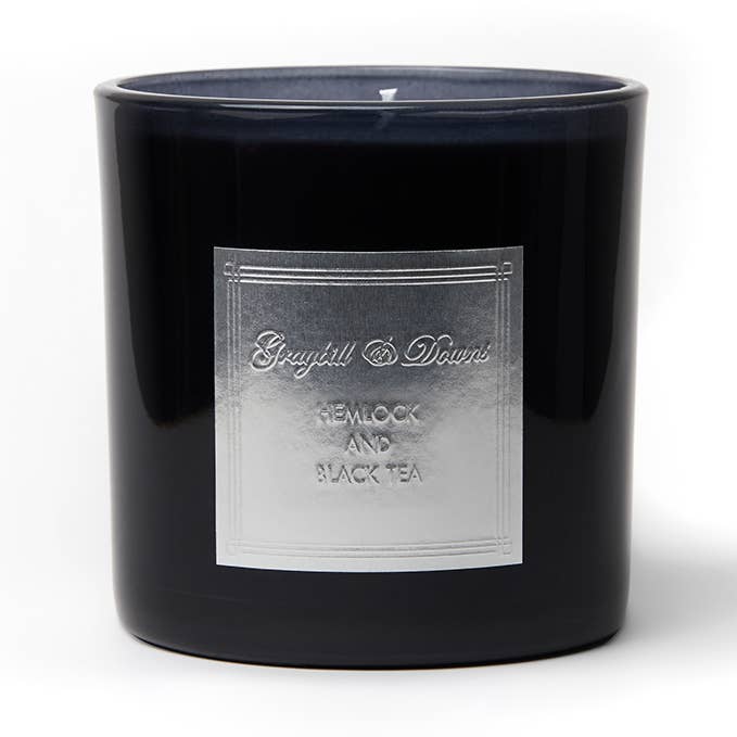 Bougie noire à la pruche et au thé noir pour la vente par Graybill & Downs