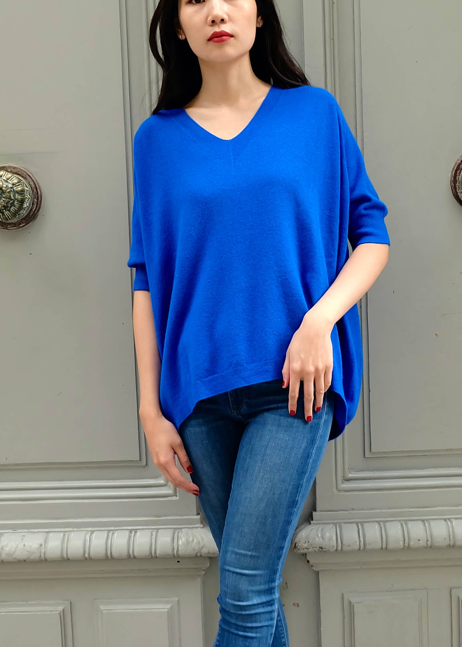 JULIA PARIS – wholesale Pullovertröja - Dam – Stickad tröja med korta ärmar och strukturerad V-ringning11