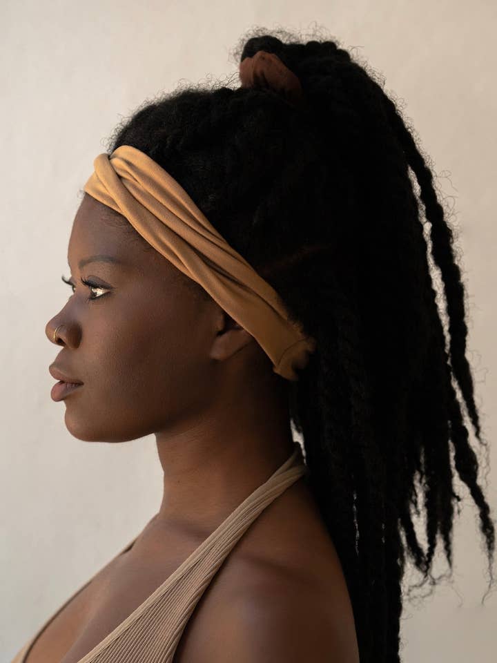 Bandeau torsadé au caramel pour la vente par MandaBees Headbands