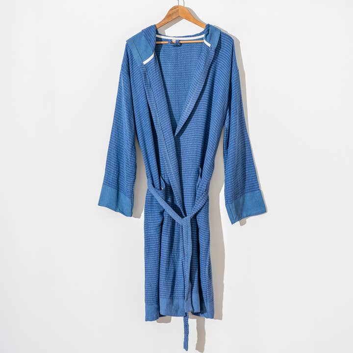 Kikoya – Großhandel Bademantel – Damen – Stonewash Bademantel aus leichtem türkischem Baumwollstoff mit Kapuze, schnell trocknend5