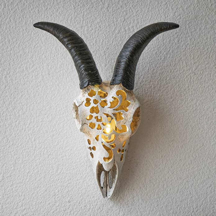 Crânio Decorativo de Cabra Entalhado com LED para Pendurar por atacado de Pacific Trading