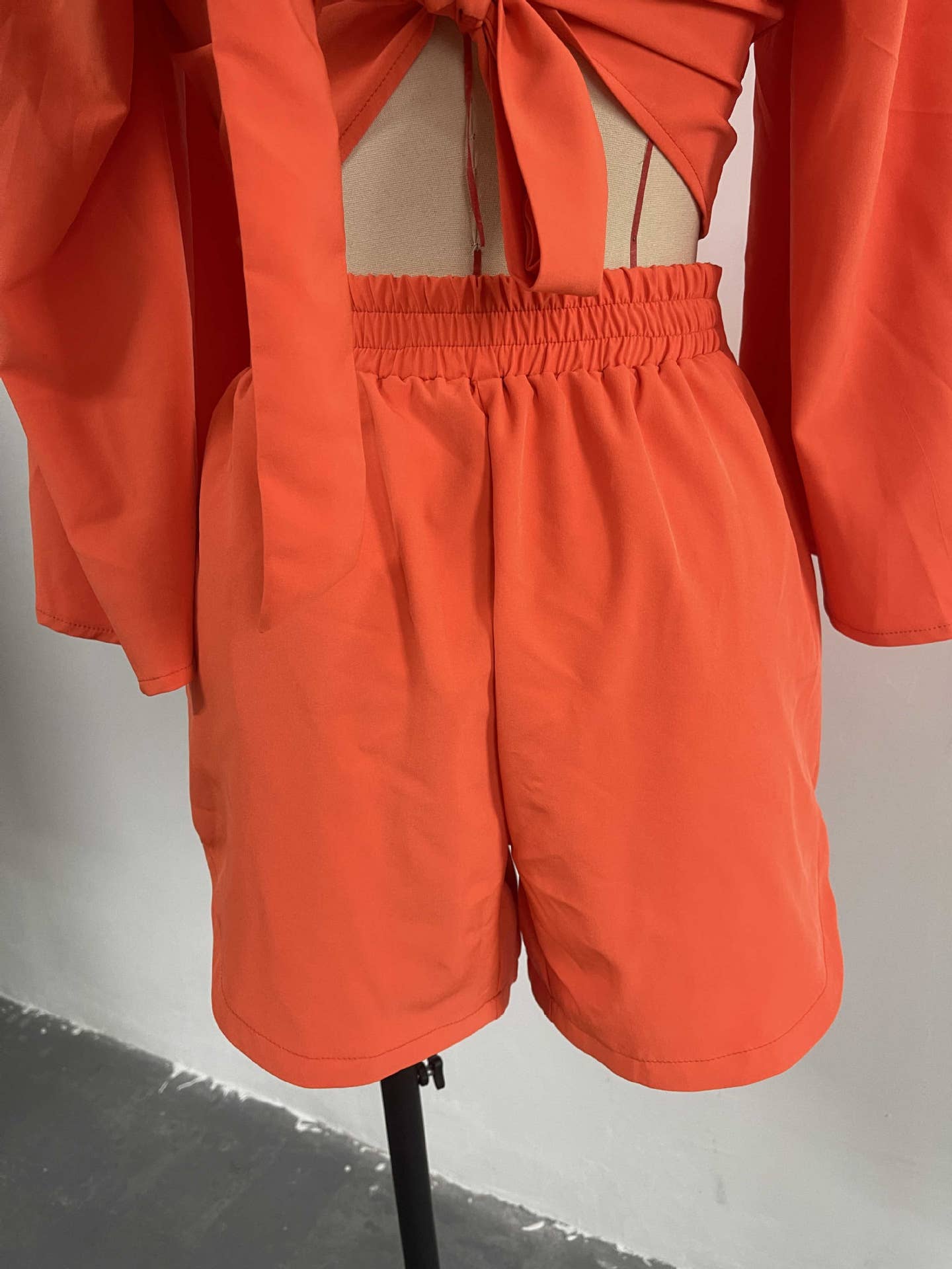 UNISHE - Vente Ensemble haut et short (PAS d'intérieur) - Femme - Ensemble de 2 hauts et shorts à manches 3/4 évasées ZZKF95313