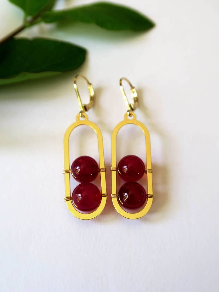 Isis red agate gold earrings for wholesale by Hirondelle Bijoux