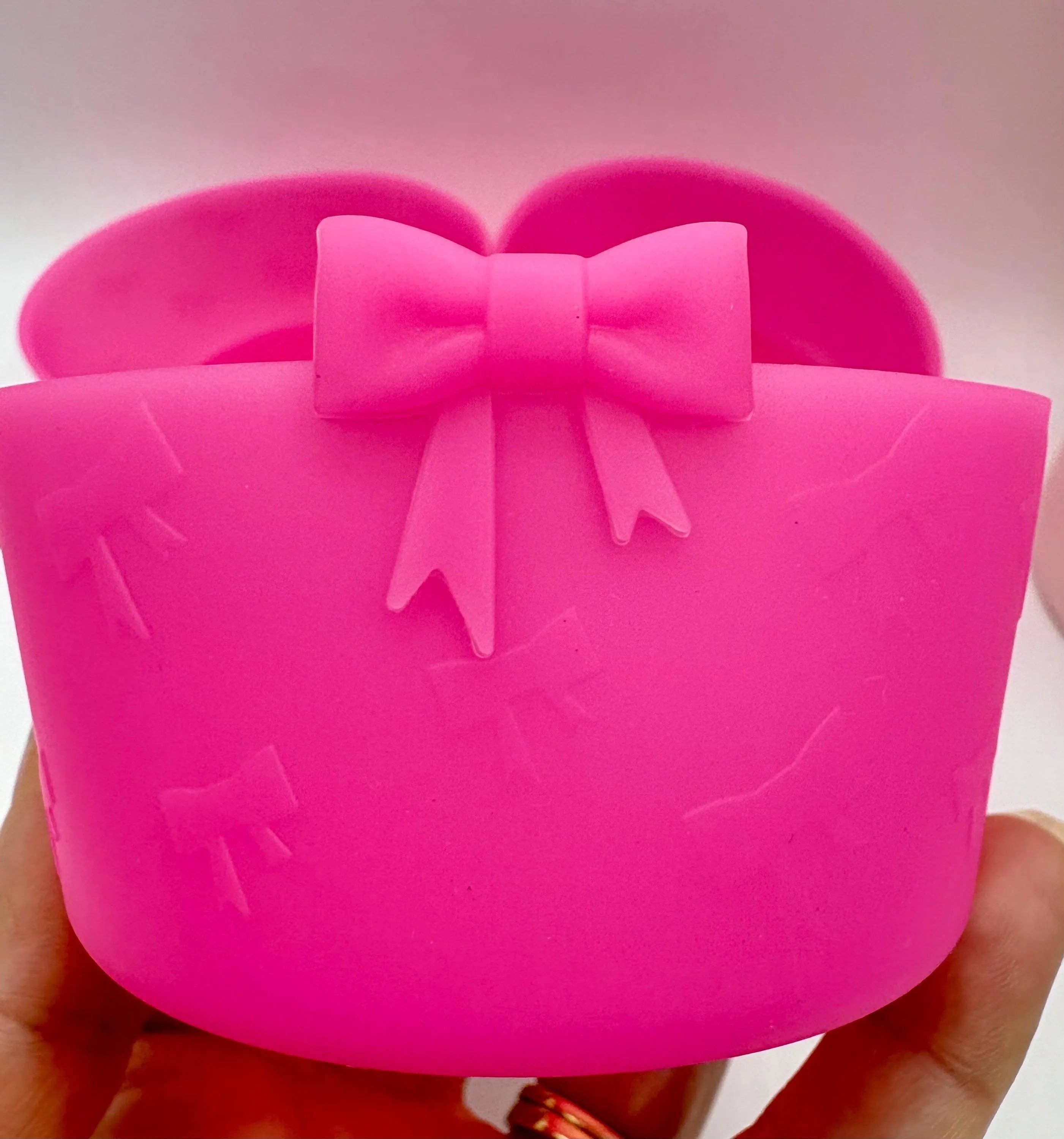 ASAP Craft Supplies - Vente Housses de boisson - Botte Texturée Rose Vif pour Gobelet - Botte en Silicone - Accessoires pour Gobelet1