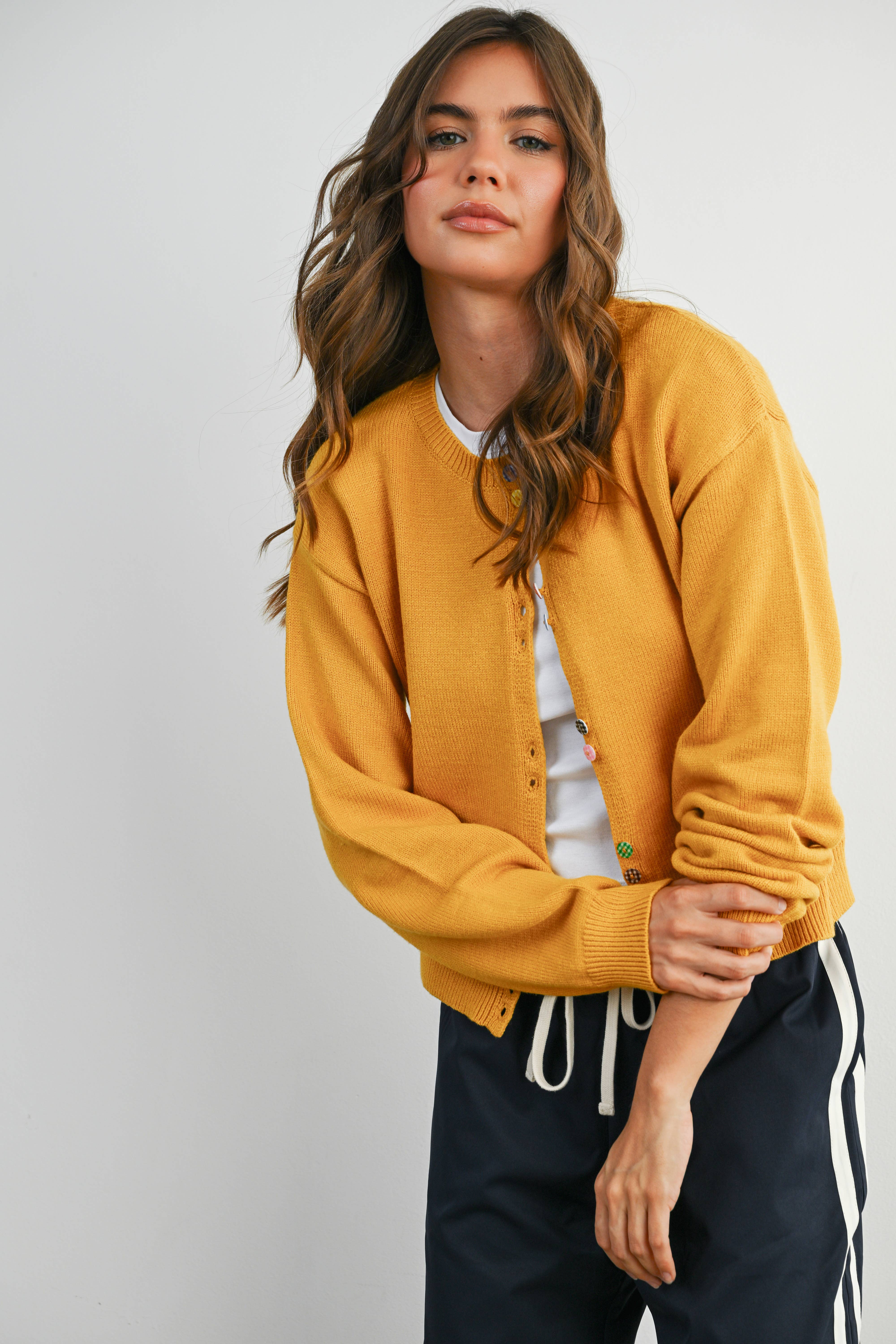 BUTTERMELON - Wholesale Cardigan - Women's - Long Sleeve Buttoned Cropped Cardigan - BMC79066