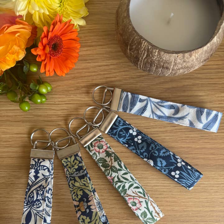 Lou Bees - Wholesale Keychain - Women's - William Morris Wristlet keychain