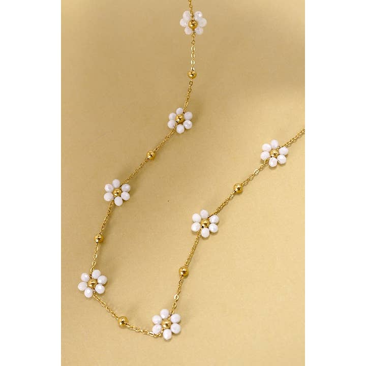 JOSSLYN by wall to wall - Wholesale Pendant/Charm Necklace - SUMMER MULTI BEADED FLOWER CHARM NECKLACE | 40NK308