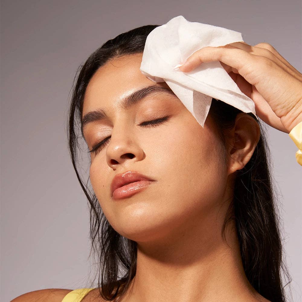 Après Beauty - Wholesale Face & Body Wipes - Cool + Glow Facial Towelettes Trio Pack1