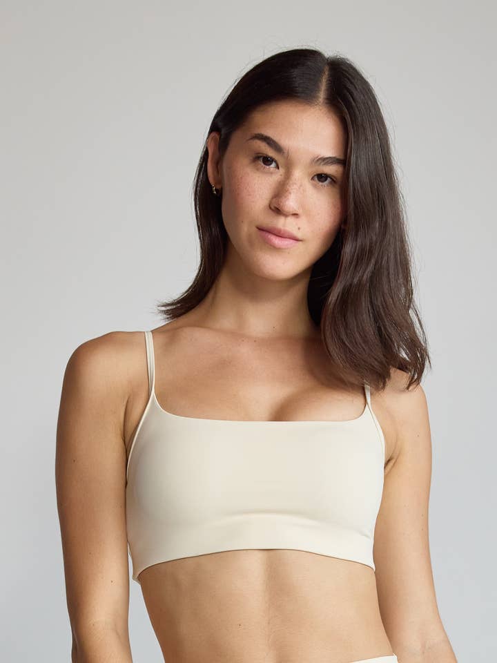 The Relevé Performance Bra for wholesale by LUCKY HONEY