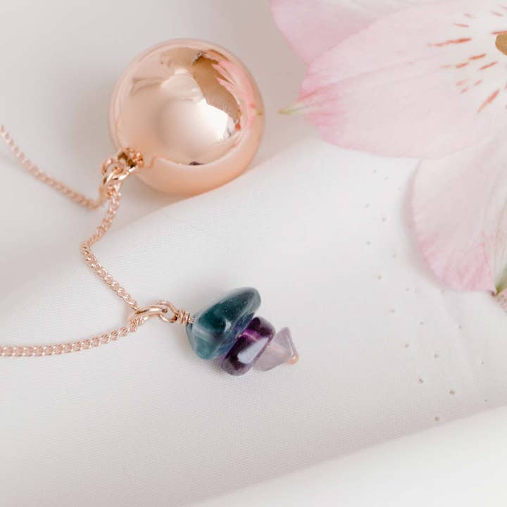 Atelier Aismée – wholesale Hänge-/berlockhalsband – Rosa fluor graviditetsboll2