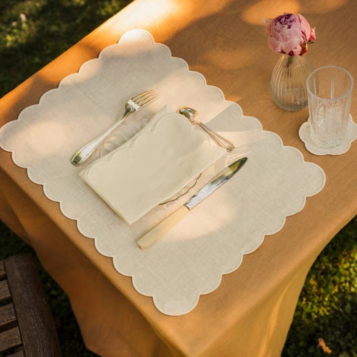 Scalloped rectangular white linen placemats (set of 2) for wholesale on Faire0