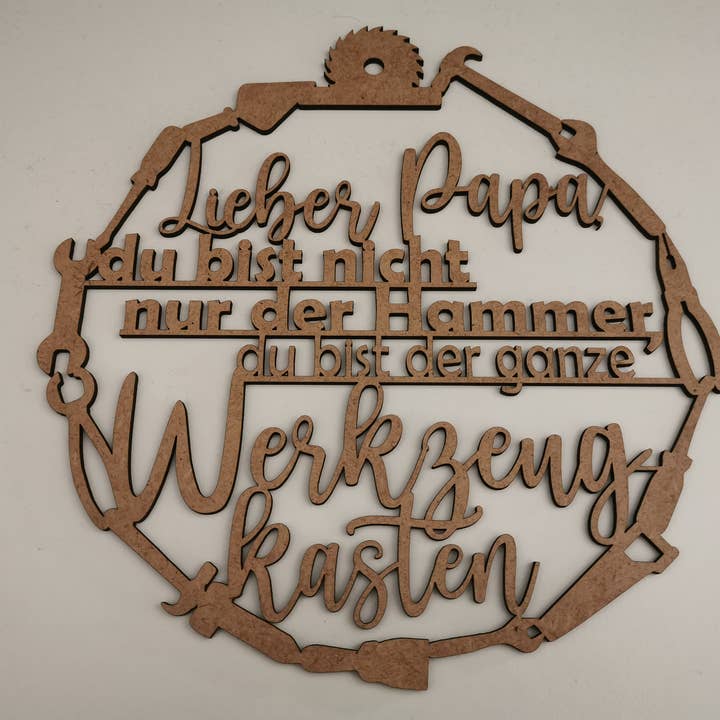 Träkrans för fars dag med 'verktygslåda' design för wholesale av Deko à la Ka